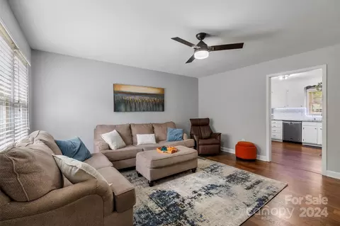 Living - 2255 34th Avenue Ne Dr NE, Hickory, NC 28601 photo 1 of 1
