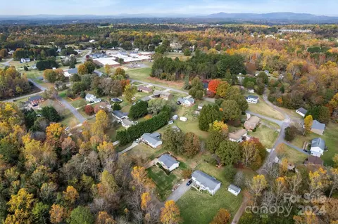 View/Area - 2255 34th Avenue Ne Dr NE, Hickory, NC 28601 photo 3 of 6