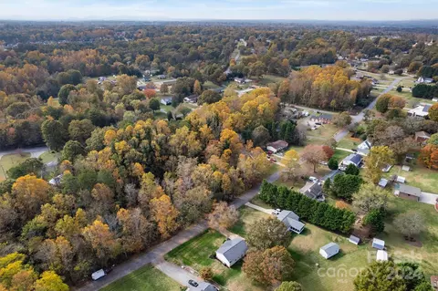 View/Area - 2255 34th Avenue Ne Dr NE, Hickory, NC 28601 photo 5 of 6