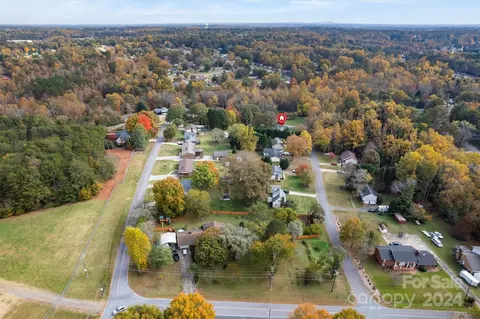 View/Area - 2255 34th Avenue Ne Dr NE, Hickory, NC 28601 photo 1 of 6