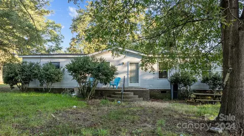 221 E Passaic St, Peachland, NC 28133