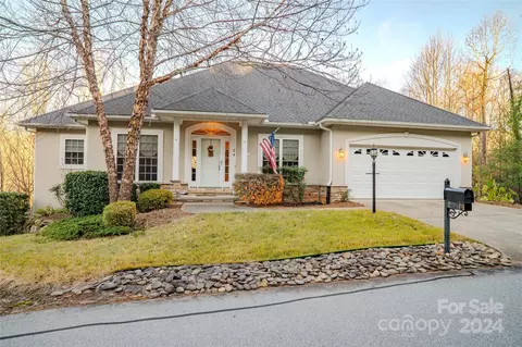 84 Preserve Ct, Hendersonville, NC 28791