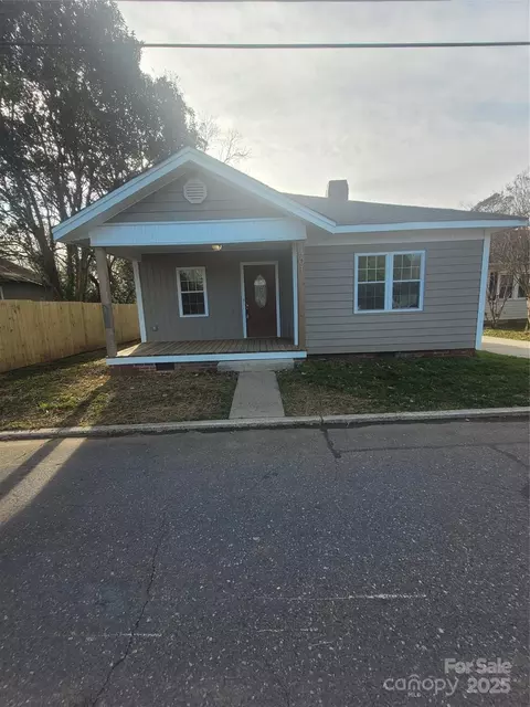 401 Woodlawn Ave, Cramerton, NC 28032