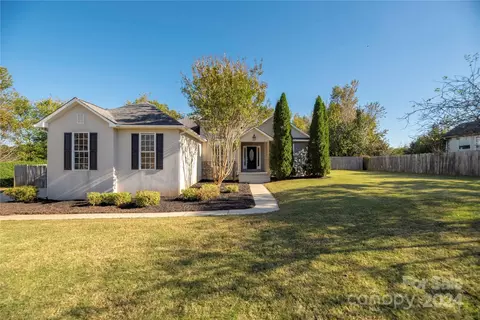 107 Planters Row Rd, Iron Station, NC 28080