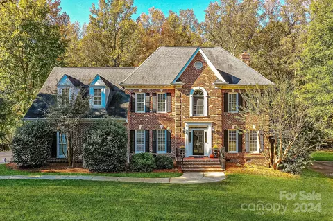 5837 Providence Glen Rd, Charlotte, NC 28270