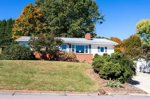 128 Shelton St, Waynesville, NC 28786