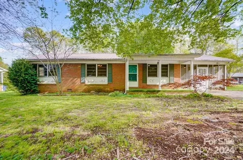 1456 Pressley Dr, Lincolnton, NC 28092