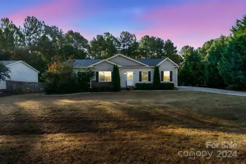 208 Brook Creek Dr, Troutman, NC 28166