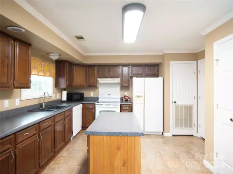 120 Iris Dr, Bostic, NC 28018 photo 11
