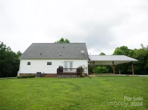 120 Iris Dr, Bostic, NC 28018 photo 6