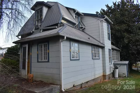 35 Maple St, Old Fort, NC 28762 photo 2