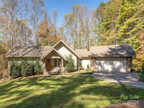 149 Cold Springs Rd, Hendersonville, NC 28792