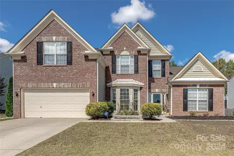 2422 Beacon Forest Dr, Charlotte, NC 28270
