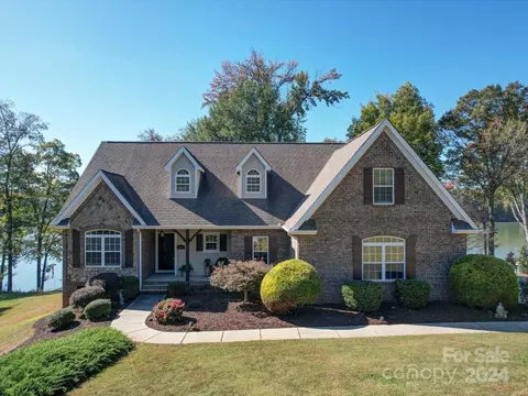 5212 Plantation Ridge Rd, Charlotte, NC 28214