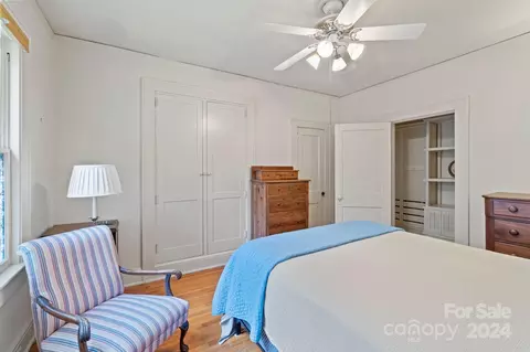 Bedroom - 423 8th Nw St NW, Hickory, NC 28601 photo 6 of 6