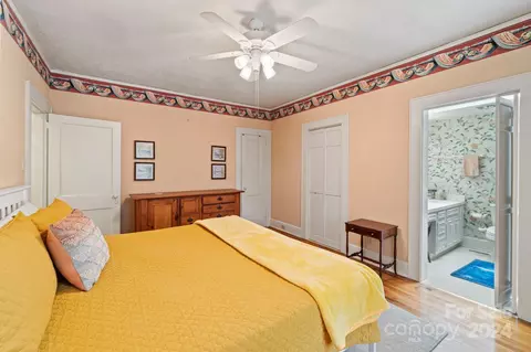 Bedroom - 423 8th Nw St NW, Hickory, NC 28601 photo 4 of 6