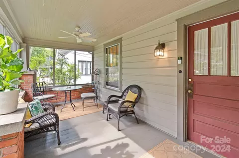 Exterior - 423 8th Nw St NW, Hickory, NC 28601 photo 3 of 6