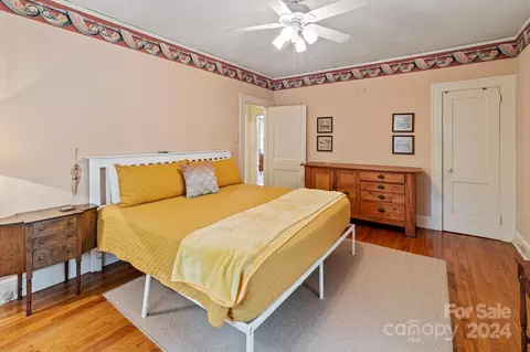 Bedroom - 423 8th Nw St NW, Hickory, NC 28601 photo 2 of 6