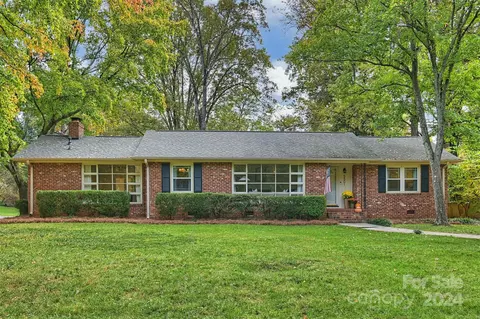 5501 Seacroft Rd, Charlotte, NC 28210