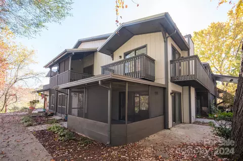 242 Holly Spring Village 4 Rd #4, Franklin, NC 28734