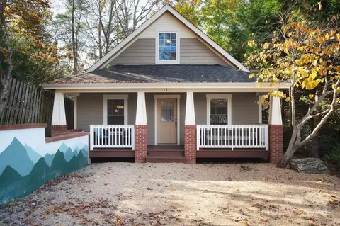 11 Knotty Alder Ct, Candler, NC 28715
