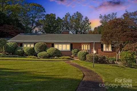 706 Crescent Dr, Lancaster, SC 29720 photo 2