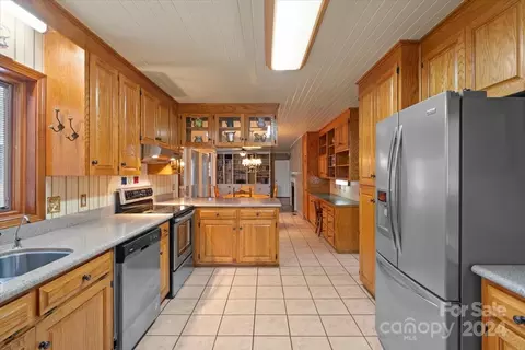 706 Crescent Dr, Lancaster, SC 29720 photo 10