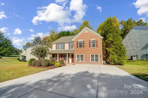 2109 Thorn Crest Dr, Waxhaw, NC 28173