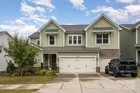 15208 Autumn Sage Dr, Charlotte, NC 28278