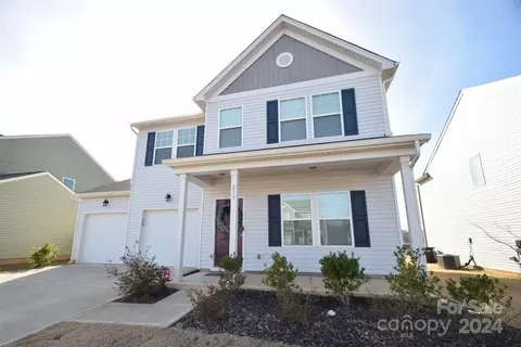 233 Hidden Lakes Rd, Statesville, NC 28677