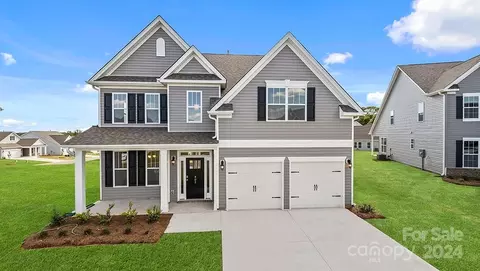 89 Silverthorne Ct, Hendersonville, NC 28792