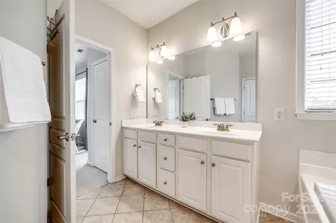 Bath - 588 Pine Links Dr, Tega Cay, SC 29708 photo 3 of 4