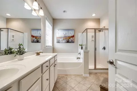 Bath - 588 Pine Links Dr, Tega Cay, SC 29708 photo 2 of 4