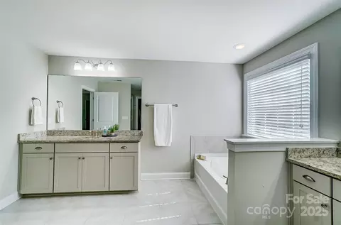 Bath - 7041 Barnstone Ct, Denver, NC 28037 photo 2 of 4