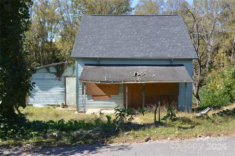 216 Walnut Ave, Hudson, NC 28638