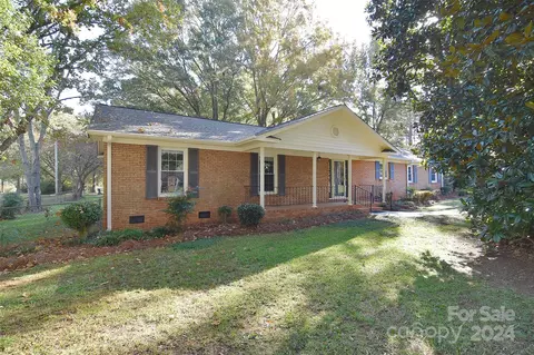 5400 Saddlewood Ln, Charlotte, NC 28227