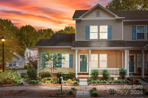 12524 Walden Lea Dr, Huntersville, NC 28078