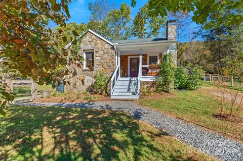 8 Beech Spring Dr, Weaverville, NC 28787