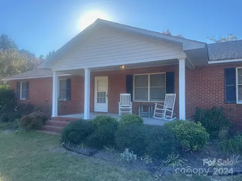1974 S Arant St, Pageland, SC 29728