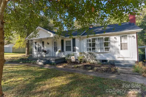 207 Belton Ave, Mount Holly, NC 28120