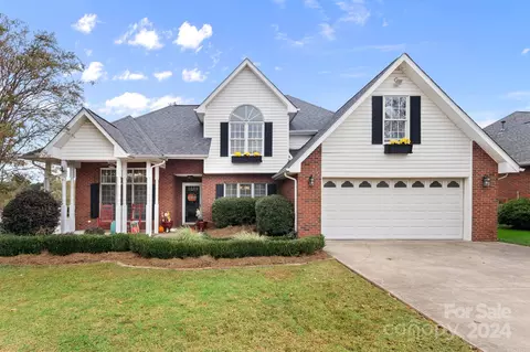 2305 Pinefield Ct, Gastonia, NC 28056