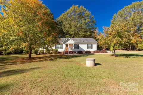 4677 Ramsey Rd, Sharon, SC 29742