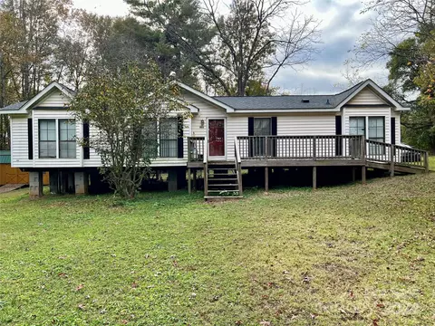 811 Pine St, Bessemer City, NC 28016