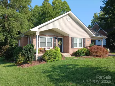 309 Rodoret N St N, Valdese, NC 28690