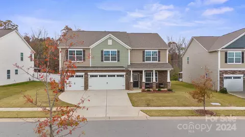 7805 Stonehouse Dr, Gastonia, NC 28056