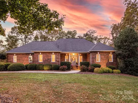 6460 Waters Edge 25 26 Dr #25 & 26, Midland, NC 28107