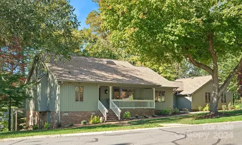 7 Commodore Point Rd, Lake Wylie, SC 29710