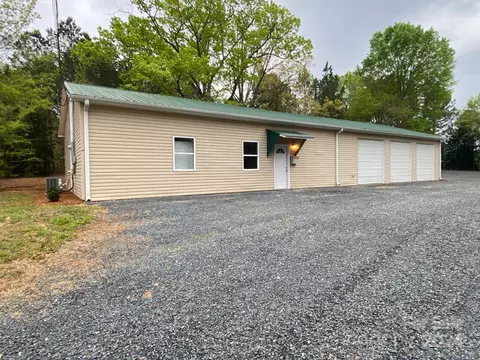 244 Stanback Ferry Ice Plant Rd, Wadesboro, NC 28170