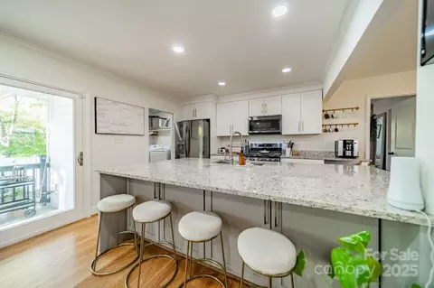 3728 Craig Ave, Charlotte, NC 28211