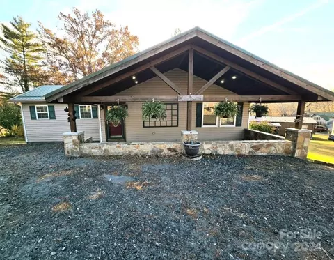 36 Monte Vista Cir, Spruce Pine, NC 28777